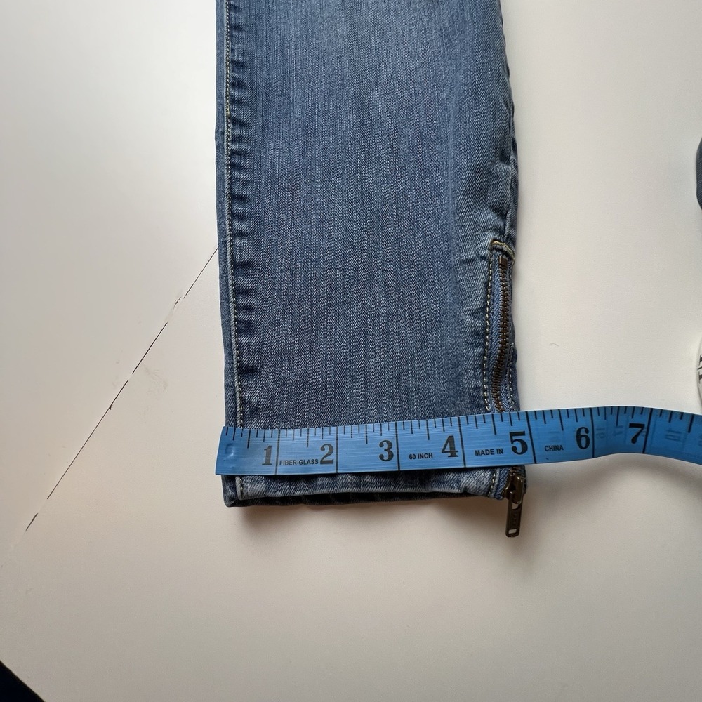 CAbi Zip Ankle Mid Rise Sz 8 Women's Light Wash Cropped Stretch Jeans Stye #232 - Picture 8 of 15